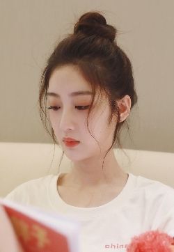 高清女星戚砚笛夏日清秀生活照图片