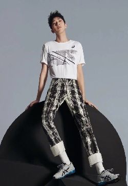 高清男明星赖冠霖俊朗时尚写真图片