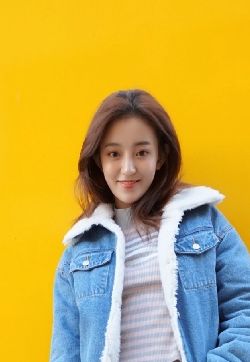 高清湖南省湘潭美女罗予彤甜酷时尚街拍图片