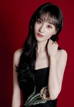 高清中国内地女演员郑爽抹胸黑裙性感写真图片图片 高清中国内地女演员郑爽抹胸黑裙性感写真图片图片
