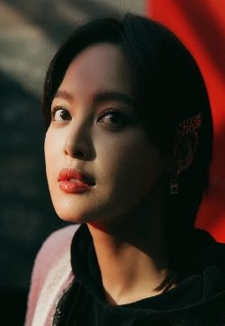 高清黑龙江鹤岗美女辛芷蕾帅气西服工装裤性感图片
