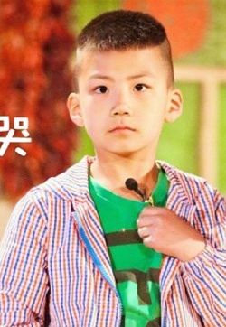 综艺栏目爸爸去哪儿3刘诺一和胡浩康可爱萌照手机壁纸下载