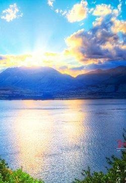 2017年3月风景如画的山水树木高清日历壁纸