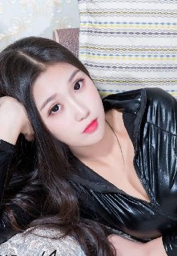 2017年4月紧身皮衣美女诱惑桌面日历壁纸