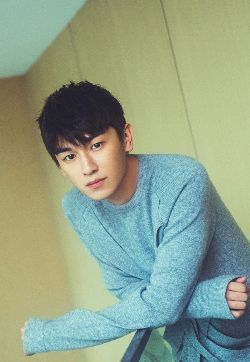 杨旭文