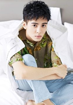 高清广东省深圳男明星大眼睛帅哥曾舜晞阳光清爽写真手机壁纸