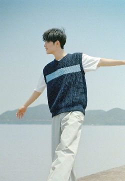 高清中国内地重庆男演员歌手肖战帅气迷人写真桌面壁纸第张