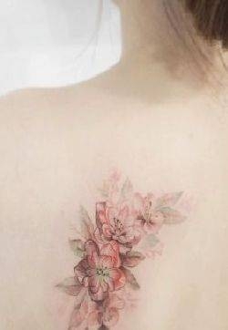 一组小清新女生背部纹身图案