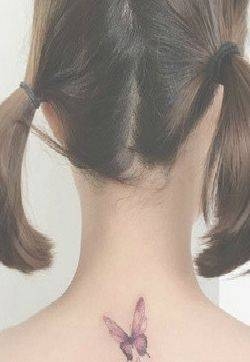 后背脊椎处的女生小清新背部纹身图案9张