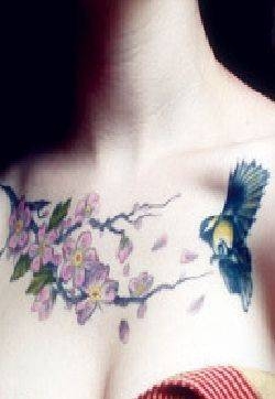 女性胸部花鸟刺青_胸部纹身图案大全_纹身图吧
