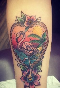 手臂纹身素材女生手臂上花朵和火烈鸟纹身图片