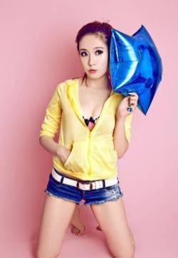 妖娆至极 周韦彤演绎夏娃的诱惑