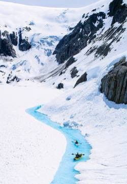 哥伦比亚冰川湖风景图片