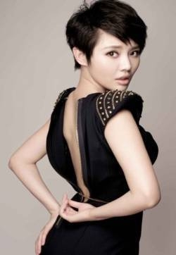性感女星徐冬冬拍写真 尽显别样气质