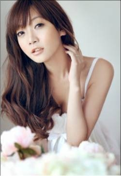 清纯90后美女 纯白蕾丝短裙超可爱诱惑