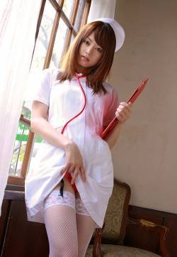 大胆美女护士艺术性感写真图片