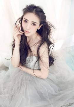 18号美女试睡员 主角干露露教你如何丰胸