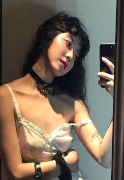 最新好看的女生头像图片