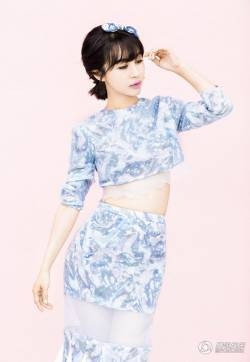 花儿与少年李菲儿青春派唯美时尚写真