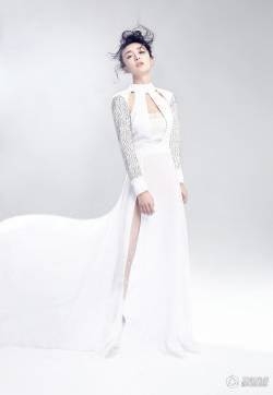 知性美女秦岚如梦如幻白裙飘逸唯美写真