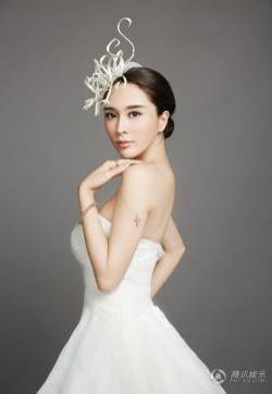 美女张熙媛演绎复古新娘典雅气质唯美写真图片