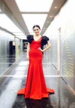 金鹰晚会谢娜造型女王范儿写真图片