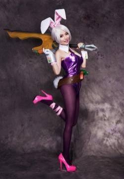 萌美少女cosplay英雄联盟放逐之刃锐雯兔女郎皮肤诱惑高清大图