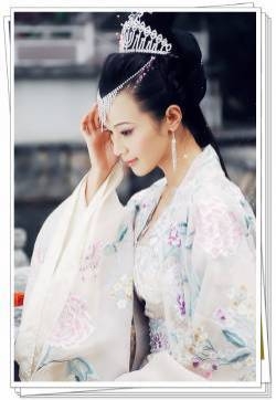 薄纱遮体的性感古装美女低胸极致诱惑极品艺术图集