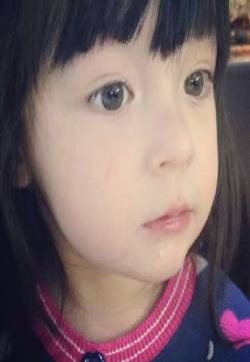 超萌混血小萝莉Sarah Michelle可爱卖萌生活照