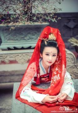 大胆职业装喷血诱惑模特艺术图片(三)