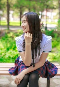 美若天仙的校花美女学生装制服诱惑艺术写真集