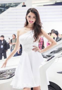 极品兔女郎上演粉色性感制服销魂诱惑超大胆艺术