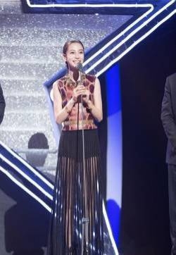 Angelababy杨颖黄晓明出席爱奇艺之夜图片