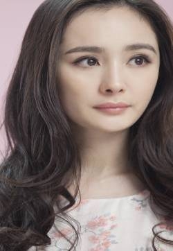 杨幂代言溜溜梅图片 杨幂溜溜梅广告拍摄现场图片