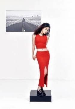 袁姗姗公路写真图片 独特视角尽显女神魅力