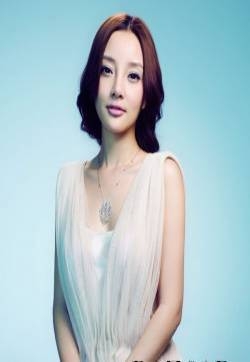 李小璐登芭莎珠宝秀奢华图片 眼神妩媚显性感李小璐性感图片