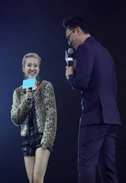 蔡依林西安火辣献唱 超短裤秀美腿 蔡依林演唱会活动图片