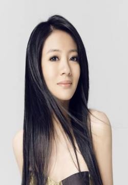 人气小天后安以轩写真秀妖娆 安以轩写真图片