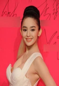 中国内地新疆乌鲁木齐市影视女演员古力娜扎清新丸子头手机壁纸第张