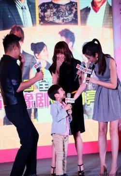 江铠同亮相爱闪亮记者会 回避与韩庚感情问题