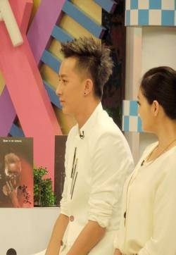 韩庚康熙来了录制现场照 韩庚小S现场鼻对鼻心跳不已