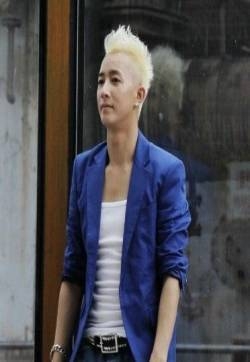 韩庚新歌MV唯美花絮 白发造型帅气十足图片 韩庚新歌MV唯美花絮 白发造型帅气十足图片