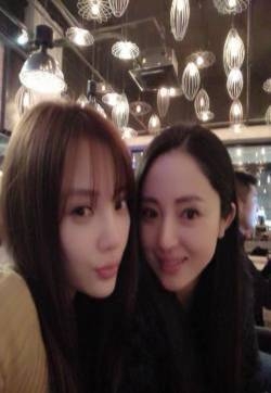 李小璐董璇合照似少女 姐妹相聚甜蜜开心