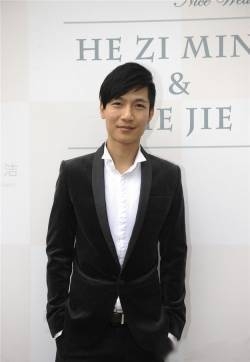 柳岩陈楚生等好友出席何洁赫子铭婚礼