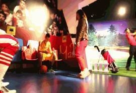 搞笑GIF动态图：这年头做个雕像都无法安安分分