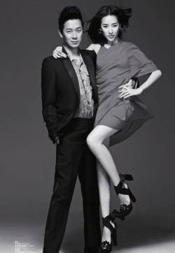董洁迅速走出离婚阴霾  与潘粤明恩爱写真曝光