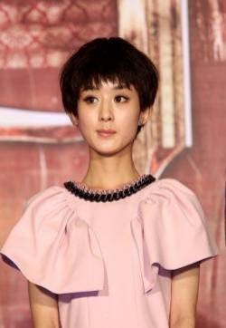 赵丽颖罕见短发娇俏可人 与陈晓甜蜜宣传宫