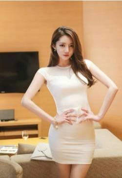 深V领女郎携性感网状黑丝袜上演制服诱惑美女图集下载