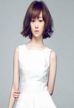 鹿鼎记张檬小清新写真 粉红淡妆显气质