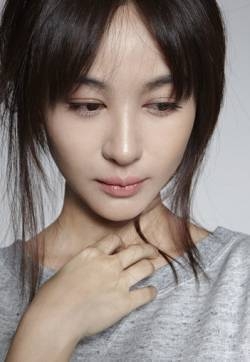 李菲儿清暖素颜写真洒泪惹人怜